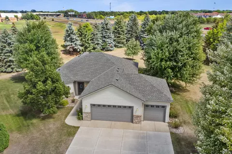 1169 Willow Run Ct, Waite Park, MN 56387