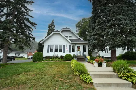101 N 3rd St, Goodhue, MN 55027