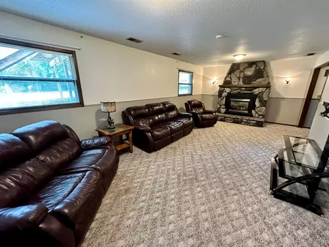 207 Carrow St, Marshall, MN 56258 photo 11