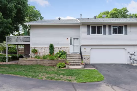 11166 Xavier Ct, Bloomington, MN 55437