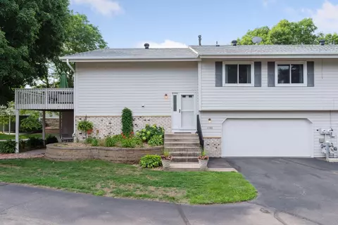 11166 Xavier Ct, Bloomington, MN 55437