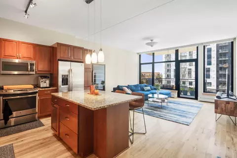 1120 S 2nd St #404, Minneapolis, MN 55415
