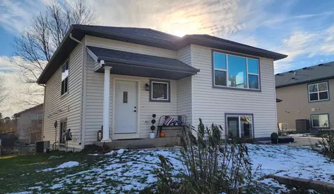 537 6th St SW, Pine Island, MN 55963