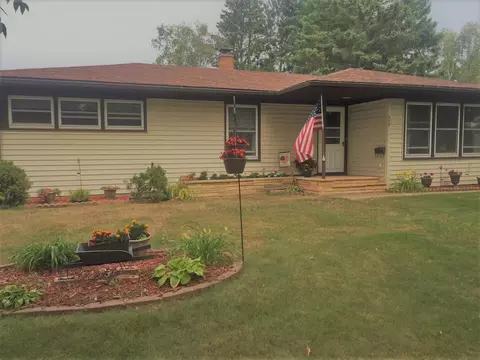 503 NE 9th St, Grand Rapids, MN 55744