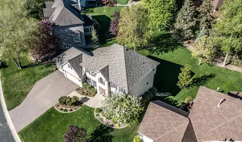 545 Hawthorne Woods Dr, Eagan, MN 55123 photo 4