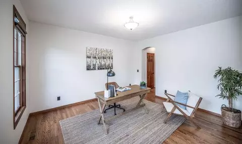 545 Hawthorne Woods Dr, Eagan, MN 55123 photo 10