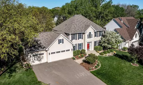 545 Hawthorne Woods Dr, Eagan, MN 55123 photo 3