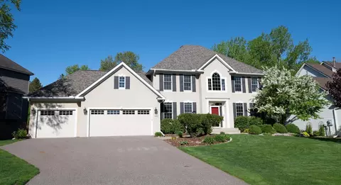 545 Hawthorne Woods Dr, Eagan, MN 55123