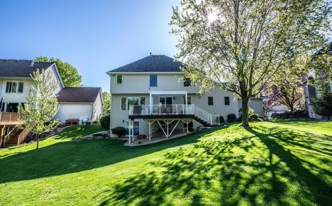 545 Hawthorne Woods Dr, Eagan, MN 55123 photo 30