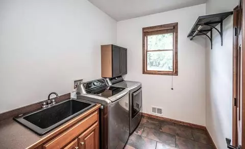 545 Hawthorne Woods Dr, Eagan, MN 55123 photo 32