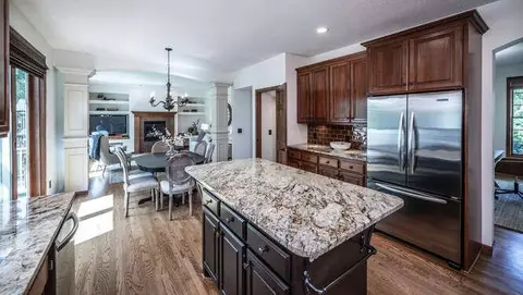 545 Hawthorne Woods Dr, Eagan, MN 55123 photo 19