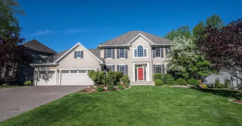 545 Hawthorne Woods Dr, Eagan, MN 55123 photo 2