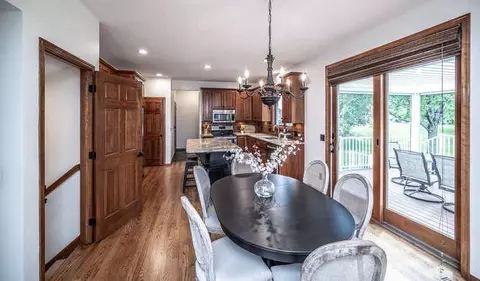 545 Hawthorne Woods Dr, Eagan, MN 55123 photo 17