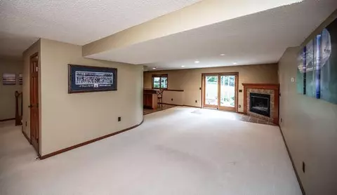 545 Hawthorne Woods Dr, Eagan, MN 55123 photo 49
