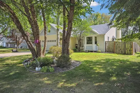 6918 Glenview Ln, Lino Lakes, MN 55014