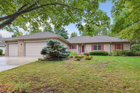 1056 E 6th St, New Richmond, WI 54017