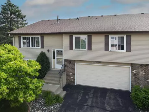10371 Balsam Ln, Eden Prairie, MN 55347