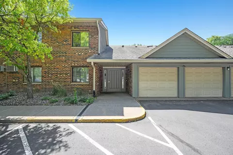 1601 Cohansey St #203, Saint Paul, MN 55117