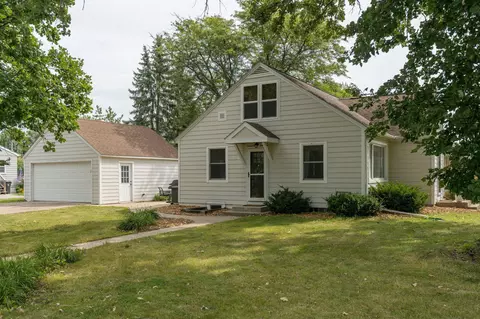 202 Weaver St, Mankato, MN 56001