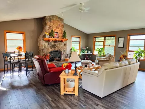 416 3rd St S, Tower, MN 55790 photo 4