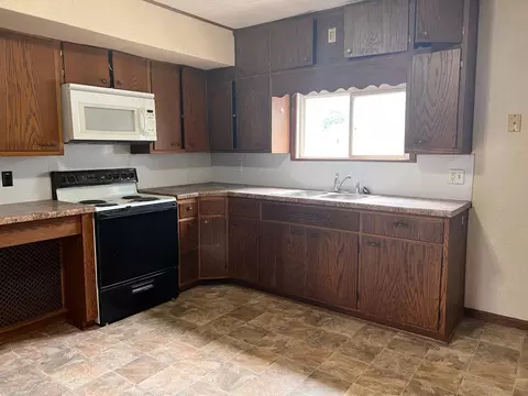 106 E Park St, Spring Valley, MN 55975 photo 11