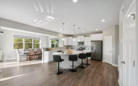 1912 Arbor Ln, Carver, MN 55315