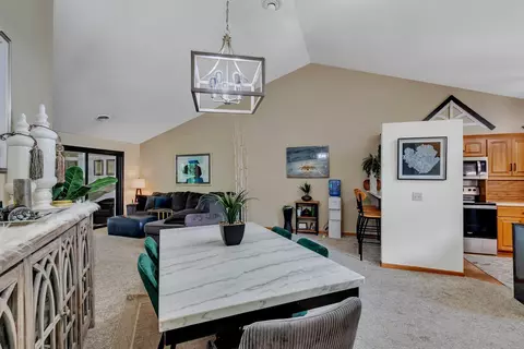 1126 Par Ln, Willmar, MN 56201 photo 4