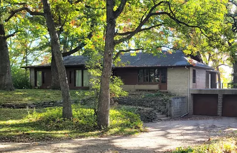 12 W Shore Rd, North Oaks, MN 55127