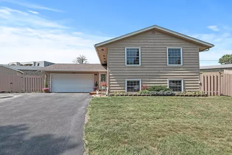 6389 Zealand Ct N, Brooklyn Park, MN 55428