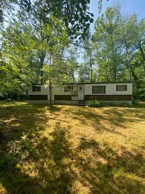 15035 Iowana Beach Rd NE, Bena, MN 56626