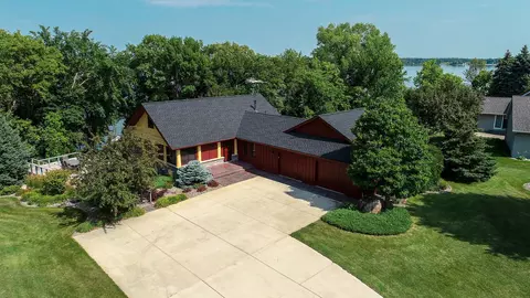 24912 Vista Rd, Hutchinson, MN 55350