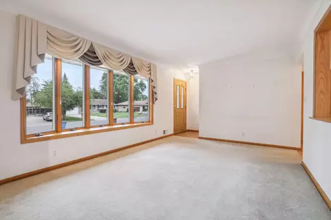 431 Eldridge Ave E, Maplewood, MN 55117 photo 3