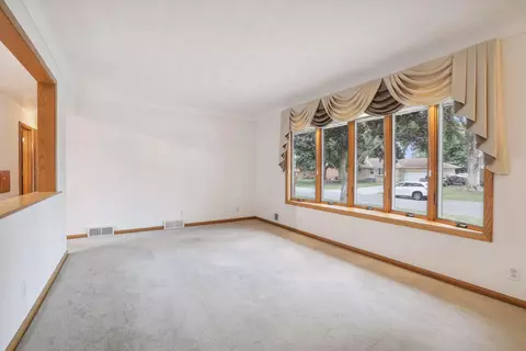 431 Eldridge Ave E, Maplewood, MN 55117 photo 4