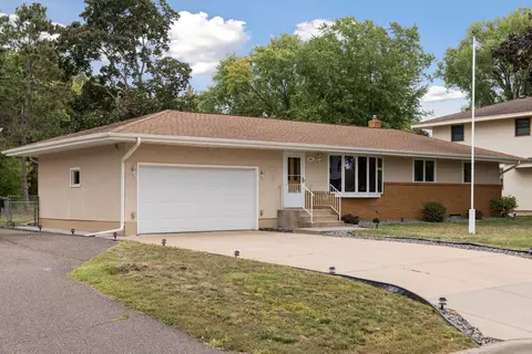 431 Eldridge Ave E, Maplewood, MN 55117