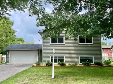 324 Aster Dr, Northfield, MN 55057