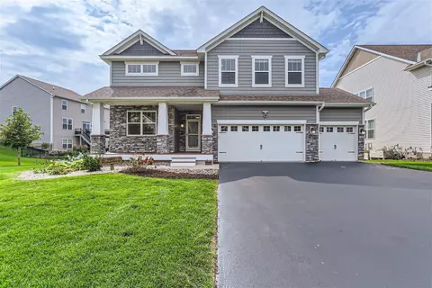 1285 Interlachen Dr, Eagan, MN 55123