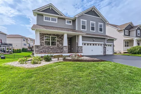 1285 Interlachen Dr, Eagan, MN 55123 photo 2