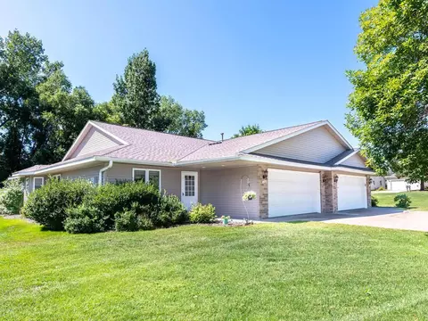 805 Victoria Ct, Stillwater, MN 55082