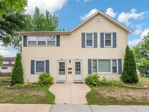 416 E 3rd St, Chaska, MN 55318 photo 2