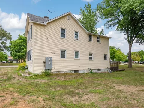 416 E 3rd St, Chaska, MN 55318 photo 26