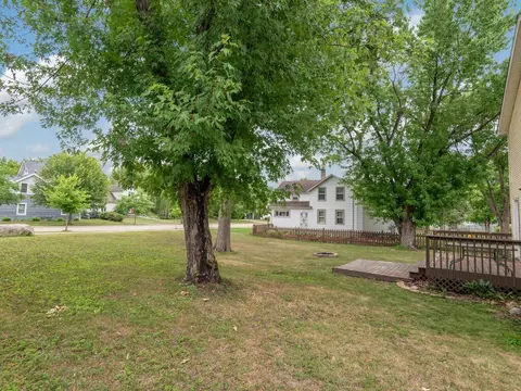 416 E 3rd St, Chaska, MN 55318 photo 30