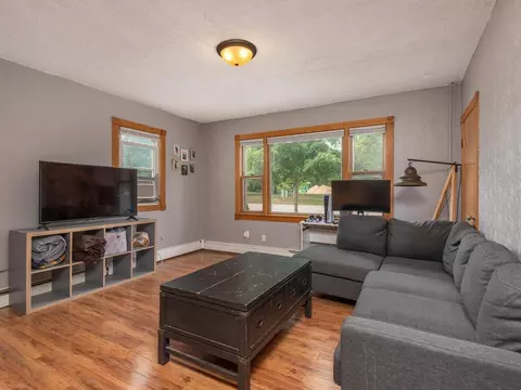 416 E 3rd St, Chaska, MN 55318 photo 7