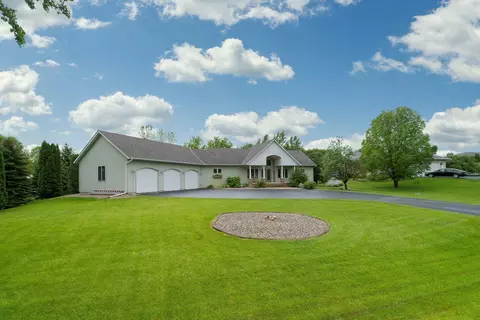 1101 Clifford Dr, Kasota, MN 56050