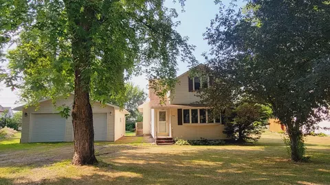 74 E Park St, Cottonwood, MN 56229