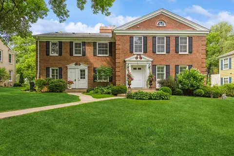3820 W Bde Maka Ska Pkwy, Minneapolis, MN 55410