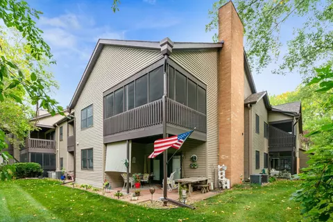 11063 Oregon Cir #74, Bloomington, MN 55438 photo 2