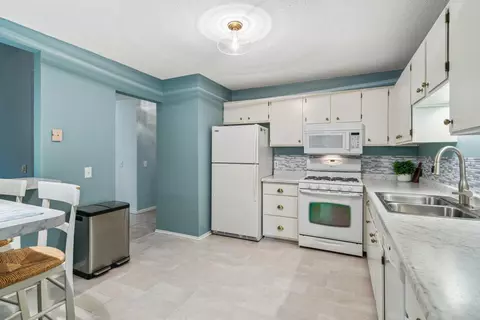 11063 Oregon Cir #74, Bloomington, MN 55438 photo 3
