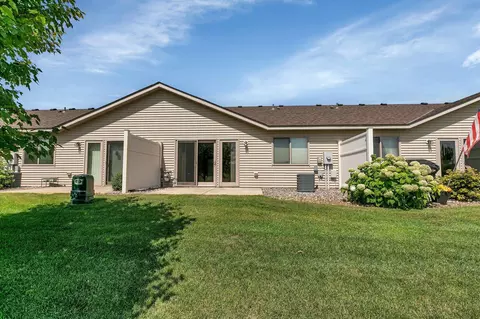 1076 Manor Ct, Saint Cloud, MN 56303 photo 24