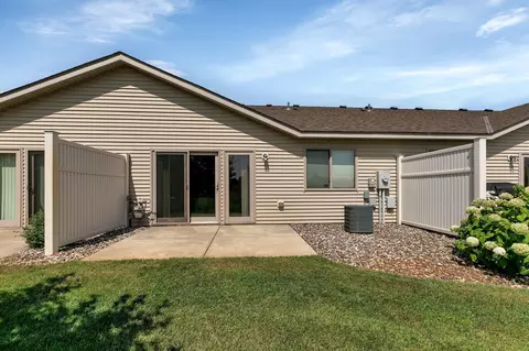 1076 Manor Ct, Saint Cloud, MN 56303 photo 23