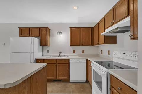 1076 Manor Ct, Saint Cloud, MN 56303 photo 7